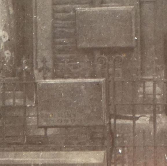 Plaques on 66 Albany Road