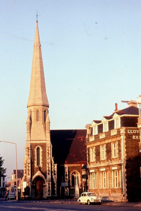 Roath Road Wesleyan church war memorial seen infornt of Trinity Methodist Church