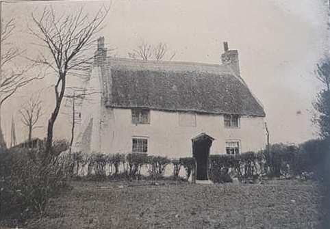 Cross Cottage, 1883, which used to be on the coorner of Albany Road (Merthyr Road) and Penylan Road.