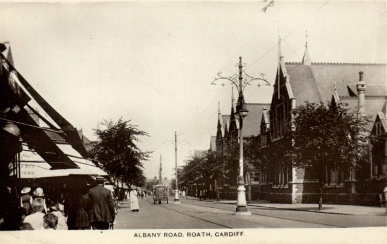 Albany Road with Albany Road School on right