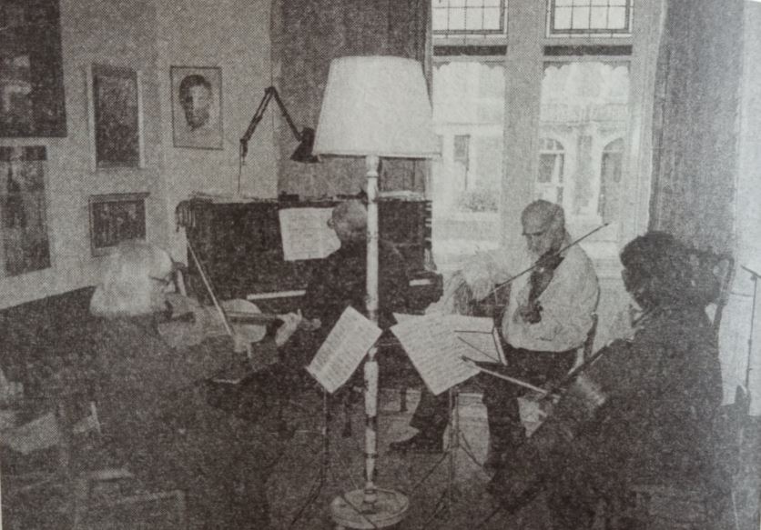 Beryl, Harold, Cyril and Bernice Rubens in 101 Kimberley Road