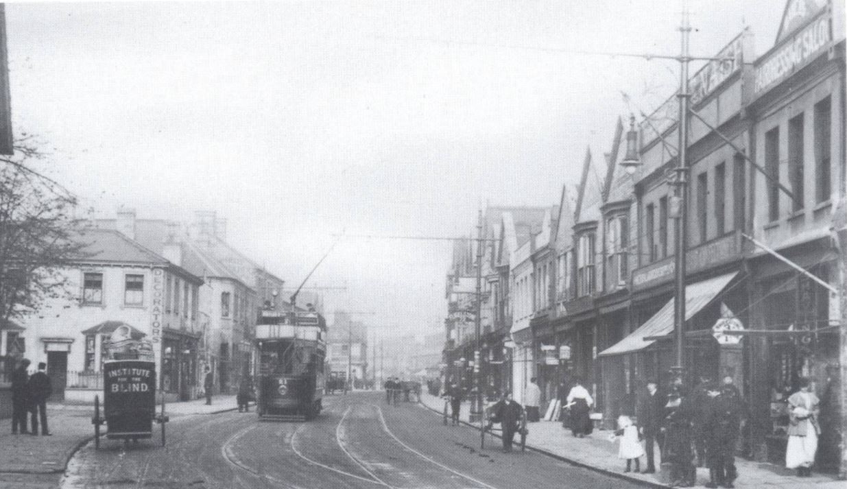 City Road in 1910. The Parade enters City Road on the left just past the Institute for the Blind cart.
