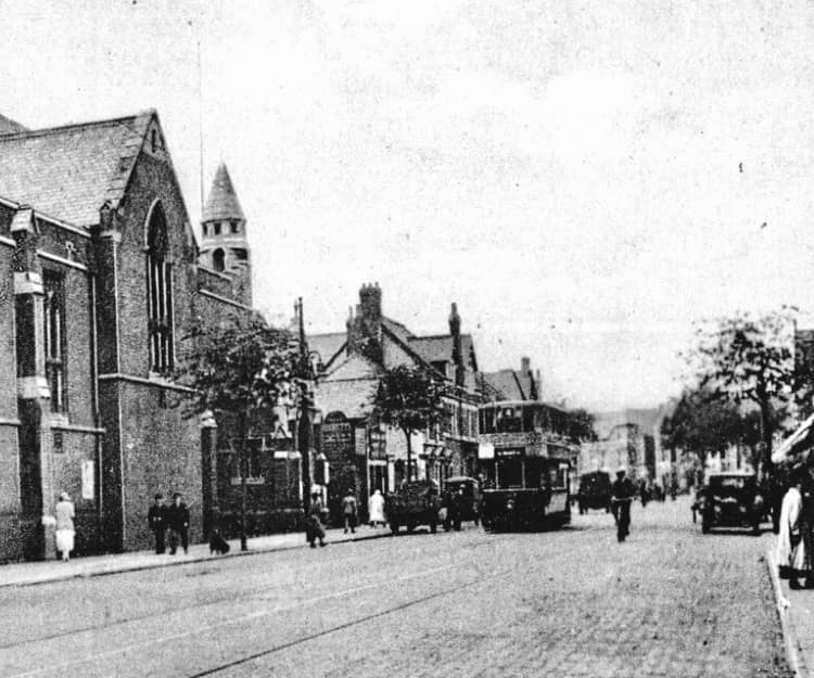 Albany Road looking towards Richmond Road around 1926 with St Martin's church on the left